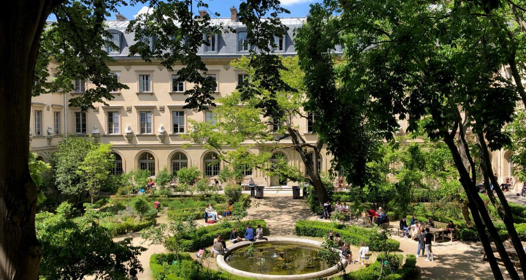 ENS Ulm, la cour aux Ernests